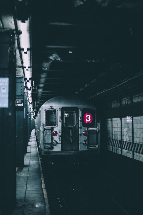 Want to know what NYC subway and travel apps locals use in New York? Check out this list of helpful subway directions and NYC travel apps that I use daily and weekly! Train Wallpaper, 4k Wallpaper Iphone, Vaporwave Wallpaper, Vaporwave Art, Subway Train, Photographie Portrait Inspiration, U Bahn, Have Inspiration, Wow Art