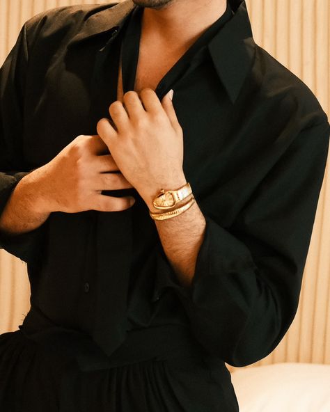 We all need a Serpenti in our lives—sometimes it’s a watch, sometimes it’s the people. @bvlgari - - - - - - - - - - #bvlgari #bvlgariserpenti #serpenti #bvlgariwatch #watch #watchaddict #luxury #luxurylifestyle #luxurywatch #luxurywatches #toronto #men #menstyle #menfashion #paidemenino #menwithstyle #menwithclass #menluxury #seoul #torontolife #torontoblogger #torontophoto #hotel #hotellife Bulgari Serpenti Watch, Serpenti Watch, Bulgari Serpenti, Toronto Photos, Bvlgari Serpenti, Toronto Life, Luxury Watch, Luxury Watches, Luxury Lifestyle