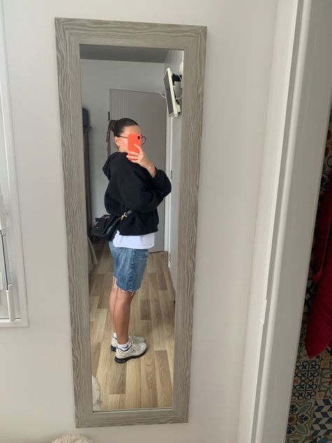 Baggy Shorts Outfit, Baggy Shorts, Shorts Outfit, Short Outfits, Stockholm