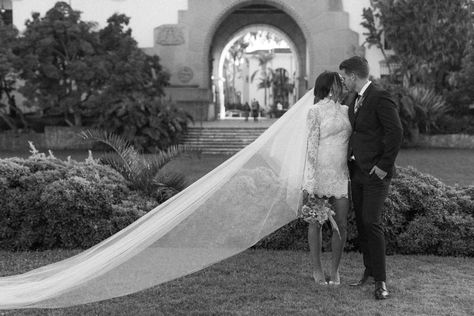 Santa Barbara Civil Wedding, Santa Barbara Elopement Photography, Santa Barbara Courthouse Elopement, Elopement Pics, Sf Elopement, Santa Barbara Elopement, Santa Barbara Courthouse Wedding, Wedding Phone, Wedding Shot List