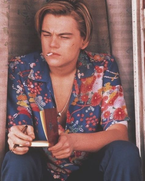 90s fashion 🍒 on Instagram: “80's/90's mens fashion” Leonardo Dicaprio Romeo, Romeo Montague, Romeo Juliet 1996, Romeo Und Julia, Leonardo Dicaprio 90s, Baz Luhrmann, Douglas Booth, Young Leonardo Dicaprio, Romeo Y Julieta