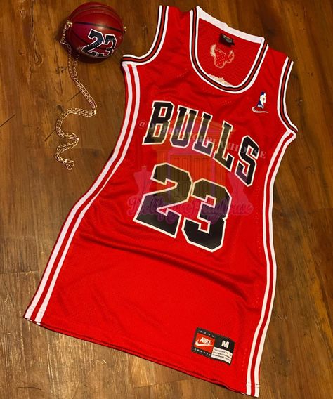 Chicago Bulls Dress, Lakers Dress, Nba Jersey Dress, Jersey Dress Outfit, Best Friend Hoodies, Bulls Jersey, Jordan Bulls, Red Jordans, Birthday Fits