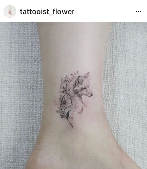 With wolf instead of fox Small Fox Tattoo, Wolf Tattoos For Women, Small Wolf Tattoo, Sheep Tattoo, Tattoo Son, Fox Tattoo Design, Wolf Tattoo Sleeve, Muster Tattoos, Wolf Tattoo Design