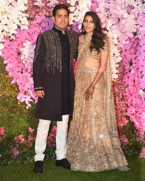 Here's What (& Who) Shloka Mehta Wore At Each Of Her Wedding Functions! | WedMeGood Shloka Ambani, Shloka Mehta, Akash Ambani, Wedding Celebrity, Nita Ambani, Mumbai Wedding, Indian Wedding Reception, Wedding Reception Dress, Pink Lehenga