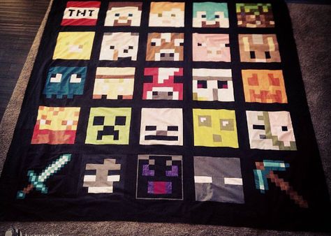 minecraft-quilt pattern Diy Minecraft Gifts, Minecraft Crochet Patterns, Minecraft Quilt, Minecraft Crochet, Minecraft Pattern, Quilt Pattern Free, Pixel Quilting, Boys Quilt Patterns, First Quilt