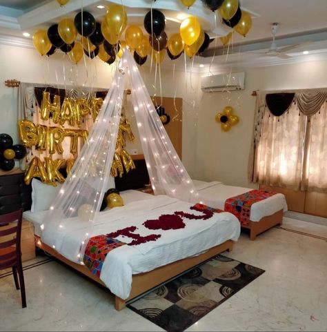 Simple First Night Room Decoration, Romantic Decorations Surprise, First Night Room Decoration, First Night Room, Night Room Decoration, Valentine Bedroom Decor, Bridal Room Decor, Wedding Night Room Decorations, Birthday Setup