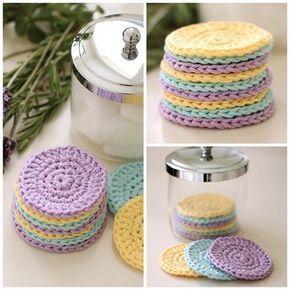 Pattern to crochet face scrubbies. #FreeCrochetPattern Crochet Face Scrubbies, Crocheted Coasters, Crochet Scrubbies, Face Scrubbies, Reusable Wipes, Crochet Faces, Crochet Washcloth, Crochet Kitchen, Crochet Dishcloths