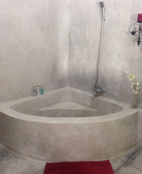 Cement Tub Bathtubs, Micro Cement Bath, Concrete Bath Tub, Cement Bathtub, Polished Concrete Bathroom, Concrete Bathrooms, Bathtub Makeover, Concrete Bathtub, Concrete Bath