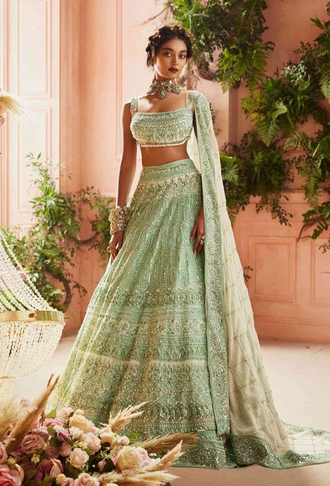 Sangeet Outfit, Character Wardrobe, Indian Outfits Lehenga, Lehenga Designs Simple, Indian Bride Outfits, Wedding Frame, Silver Highlights, Green Lehenga, Traditional Indian Dress