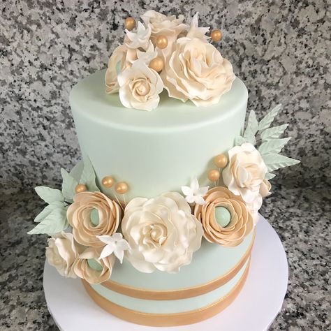 Mint and gold wedding cake. Mint Green And Gold Wedding, Mint Green Wedding Cake, Senior Ring, Mint And Gold Wedding, Mint Green Cakes, Mint Wedding Cake, Golden Wedding Anniversary Cake, Sweets Table Wedding, Sunflower Wedding Decorations