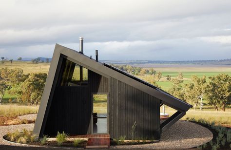 The Gilay Estate is a beautifully designed, off-grid luxury accommodation situated in the rural landscape of Quirindi, New South Wales, Australia. The home was designed by Cameron Anderson Architects… Architecture Cool, Aluminium Windows And Doors, Prefabricated Houses, Timber Cladding, Architecture Awards, Small Buildings, Farm Stay, Rural Landscape, Luxury Accommodation