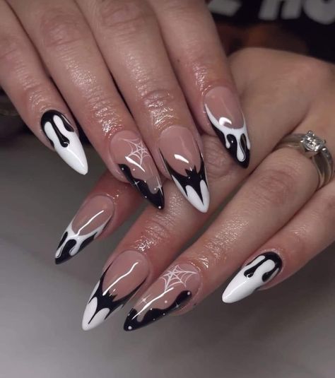 Fun Black Nail Designs, Spiderweb Nails Almond, Black Halloween Nails Almond, Black Bat Nails, Batman Acrylic Nails, Batman Nails Design, Batman Nails Acrylic, Edgy Halloween Nails, Simple Gothic Nails