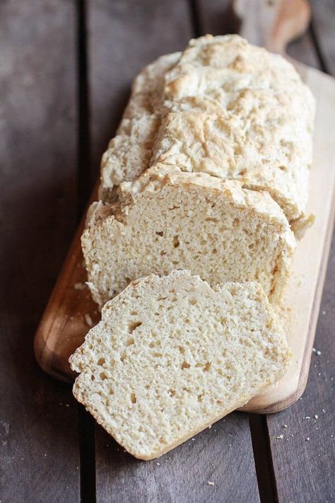 5 Ingredient Beer Bread 5 Ingredient Beer Bread, Bread Without Yeast, Half Baked Harvest Recipes, Vegan Breakfasts, Breakfast Vegan, Pumpkin Beer, Savory Dinner, Harvest Recipes, Beer Bread