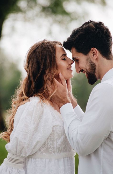 Marriage doesn't have to be hard work, but it does take conscious effort. Here are 11 tips every wife needs to know for a happy marriage. Happy Future, Sunset Beach Weddings, Medical Words, Job Online, Women Marriage, Count Your Blessings, Happy Wife Happy Life, Successful Marriage, Successful Relationships