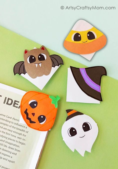 Halloween Corner Bookmarks FT 2 Halloween Bats Crafts, Bee Crafts For Kids, Bat Craft, Space Crafts For Kids, Halloween Reading, Paper Plate Crafts For Kids, Construction Paper Crafts, Bookmark Craft, Corner Bookmarks