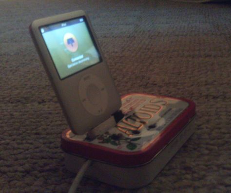 One smiple Ipod dock Ipod Dock, Speaker Wire, I Made It, Mp3 Player, Made It, Ipod, Electronic Products, Quick Saves