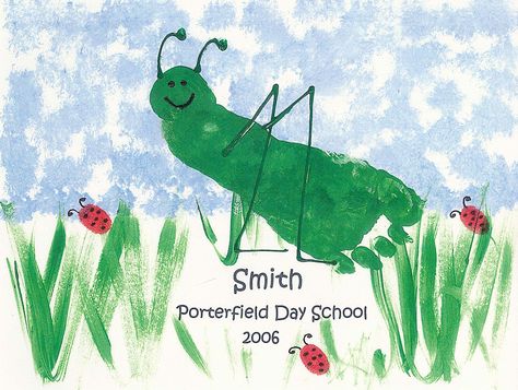 Footprint grasshopper Grasshopper Footprint Art, G Footprint Craft, Green Footprint Art, Footprint Grasshopper, Grasshopper Footprint, Manual Work Ideas Kids, Grasshopper Preschool, Green Art Projects, Grasshopper Craft