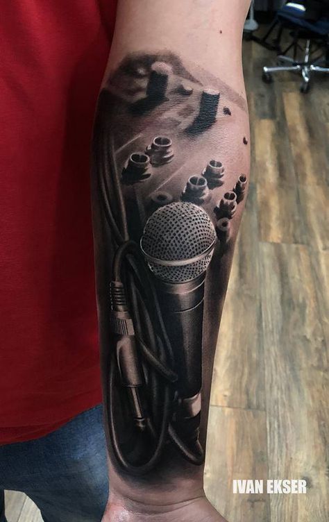 Microphone Tattoo Design, Music Tattoo Designs Men, Dj Tattoo, Microphone Tattoo, Headphones Tattoo, Music Tattoo Sleeves, Music Tattoo Designs, Mens Shoulder Tattoo, Flower Tattoo Shoulder