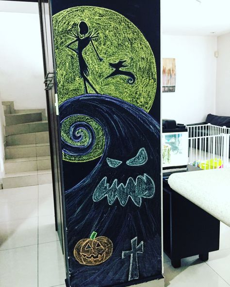 Nightmare Before Christmas Chalk Art, Halloween Chalk Art, Christmas Chalk Art, Christmas Chalk, Halloween Jack Skellington, Christmas Chalkboard Art, Chalkboard Wall Art, Board Classroom, Chalk Wall