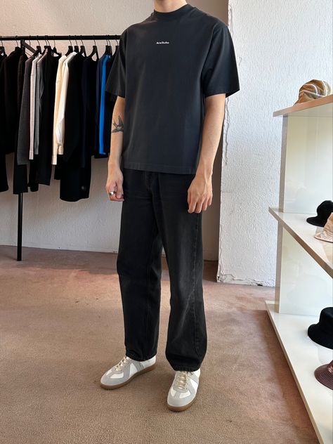 • Acne studios t-shirt • Weekday galaxy jeans • Maison Margiela Replica Gat sneakers #maisonmargiela #ancestudios #outfitinspo #ootd #minimalist #mensoutfitinspo Shirt And Sneakers Outfit Men, Minimalist Style Outfits Men, Weekday Galaxy Jeans, Margiela Shoes Outfit, Maison Margiela Replica Sneakers Outfit Men, Maison Margiela Gat Outfit, Margiela Outfit Men, Maison Margiela Outfit Men, Maison Margiela Sneakers Outfit