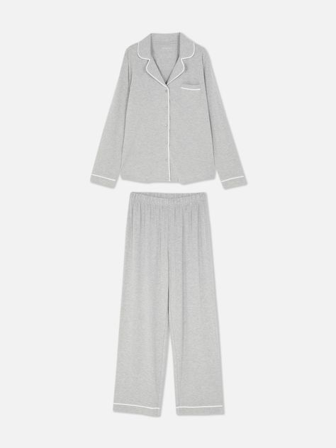 Sometimes it’s best to stick to the classics, aka these piped PJs! Primark Pjs, Cute Pijamas, Primark Pyjamas, Primark Outfit, Winter Pjs, Nightwear For Women, Satin Pjs, Cute Pjs, Winter Pajamas