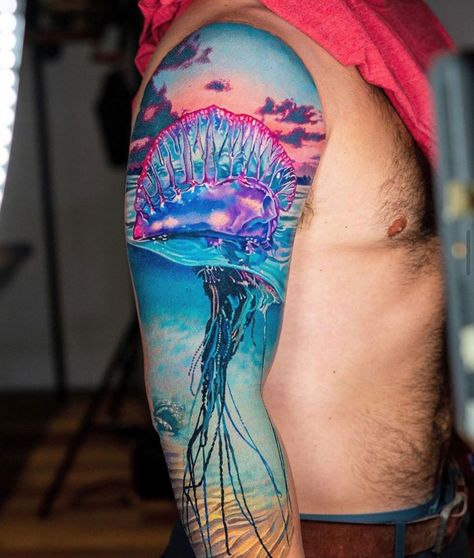 Man of War Jellyfish by Luka lajoie, an artist working in Montreal, Canada. Mom Baby Tattoo, Ocean Theme Tattoos, Ocean Tattoo, Japanese Man, Whale Tattoos, Jellyfish Tattoo, Classic Tattoo, Arm Tattoos, Up Tattoos