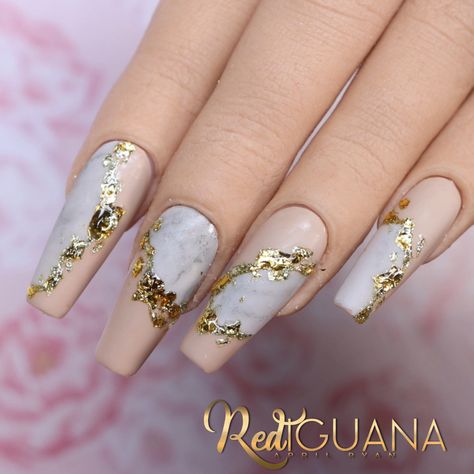 Nail Art With Gold Flakes, Nail Art With Foil Flakes, Good Flakes Nails, How To Use Foil On Nails, Nude Polygel Nails, Foil Art Nails, Nail Art With Foil, Nails With Foil Flakes, Foil Flakes Nail Art