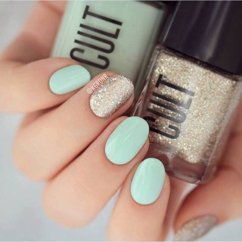 Love it Gold Accent Nail, Mint Green Nails, Mint Nails, Nails Yellow, Accent Nail, Shellac Nails, Dipped Nails, Prom Nails, Accent Nails