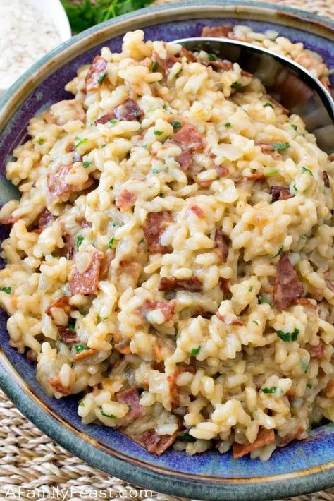 Carbie Barbie, Risotto Carbonara, Italian Rice Dishes, Carbonara Recept, Carbonara Ingredients, Easy Risotto, Risotto Recipes Easy, Risotto Dishes, Quick Side Dishes