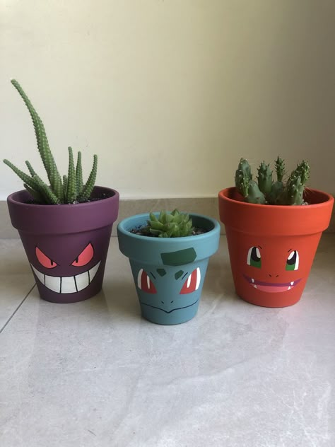 Bulbasaur Plant Pot, Pokemon Plant Pot, Pokemon Flower Pot, Gudetama Decor, Gengar Painting, Painting Plant Pots, Deco Disney, Plants And Pots, Plant Pot Design