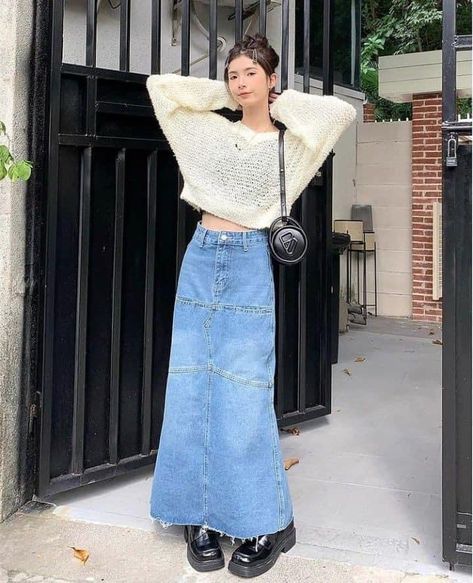 Skirt Outfits Maxi, Outfits Maxi Skirt, Long Jean Skirt Outfits, Skirt Outfits Korean, Jean Skirt Outfits, Long Jean Skirt, High Waisted Denim Skirt, Long Skirt Outfits, Denim Skirt Outfits