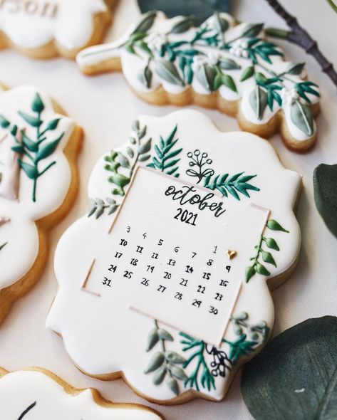 Calendar Cookies Save The Date, Wedding Calendar Cookies, Save The Date Cookies Wedding, Save The Date Cookies, Calendar Cookies, Engagement Party Cookies, Board Engagement, Hunter Green Wedding, Cookies Decoration