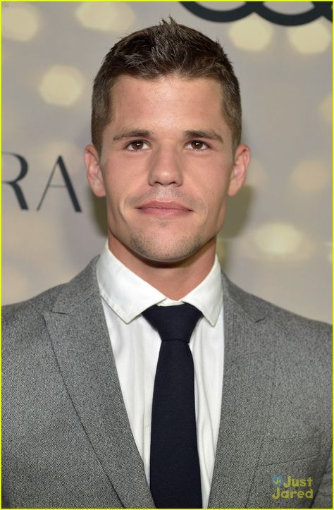 Charlie Carver The Leftovers Hbo, Max Carver, Who's Birthday Is Today, Charlie Carver, Zachary Quinto, James Franco, Celebrity List, People Photography, American Actors