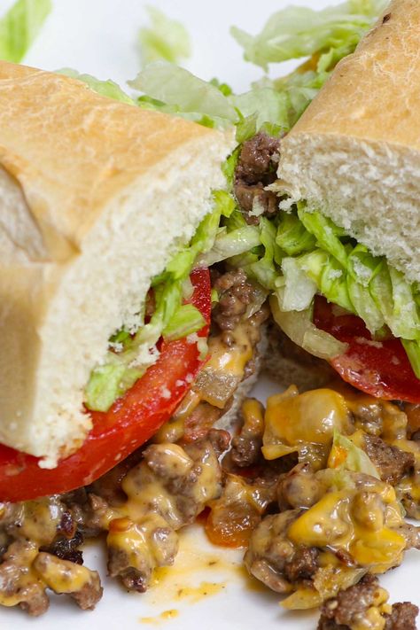 Chopped Cheese Sandwich, Chopped Steak, Chopped Cheese, Cheese Sandwich Recipes, Spicy Seasoning, Meat Sandwich, Beef Sandwich, Burgers Sandwiches, Beef Burgers