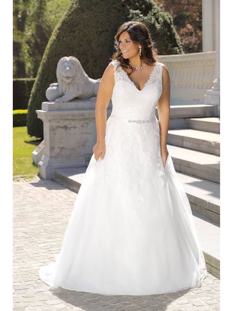 Plus Wedding Dresses, Plus Size Brides, Plus Size Wedding Dresses, Plus Size Wedding Gowns, Plus Size Bride, Curvy Bride, Inexpensive Wedding, Wedding Dress Chiffon, A Wedding Dress