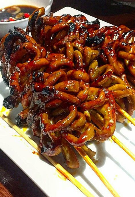 Isaw Bbq Aesthetic, Chicken Intestine Recipe, Isaw Bbq, Organ Recipes, Pinoy Street Food, Pagkaing Pinoy, Japan Street Food, Kalibo, Filipino Street Food