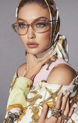 Versace Eyewear, Versace Eyeglasses, Hair Drawing, Head Scarf Styles, Scarf Outfit, Steven Meisel, Candice Swanepoel, Barbara Palvin, Irina Shayk