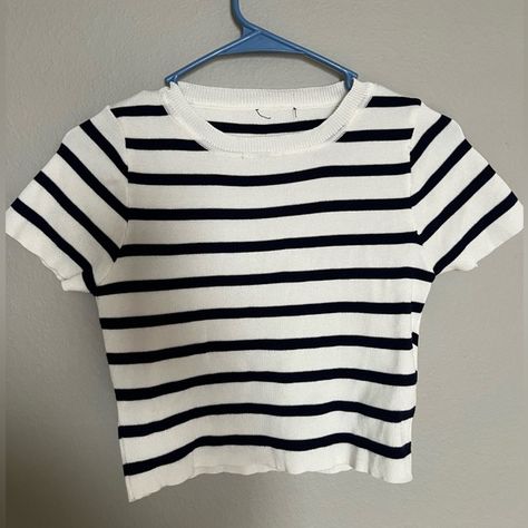 Crop top Cute Crop Tops For Teens, Dark Blue Crop Top, Tops For Teens, Blue Crop Top, Girls Crop Tops, Zara Crop Top, Blue Crop Tops, Cute Crop Tops, Teenager Outfits