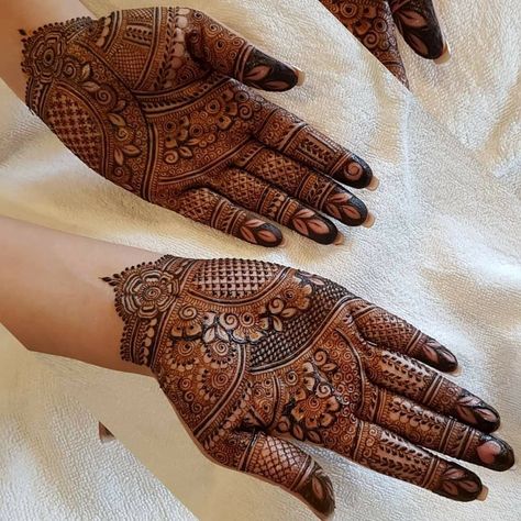 Please feel free to contact if you are looking for henna services. We provide services for all small and large events including bridal henna. We are group of talented girls. Quality is what matters. Tato Henna, Mehndi Designs 2018, Rose Mehndi Designs, Mehndi Design Pictures, Full Mehndi Designs, Stylish Mehndi Designs, Wedding Mehndi Designs, Latest Bridal Mehndi Designs, Mehndi Design Photos