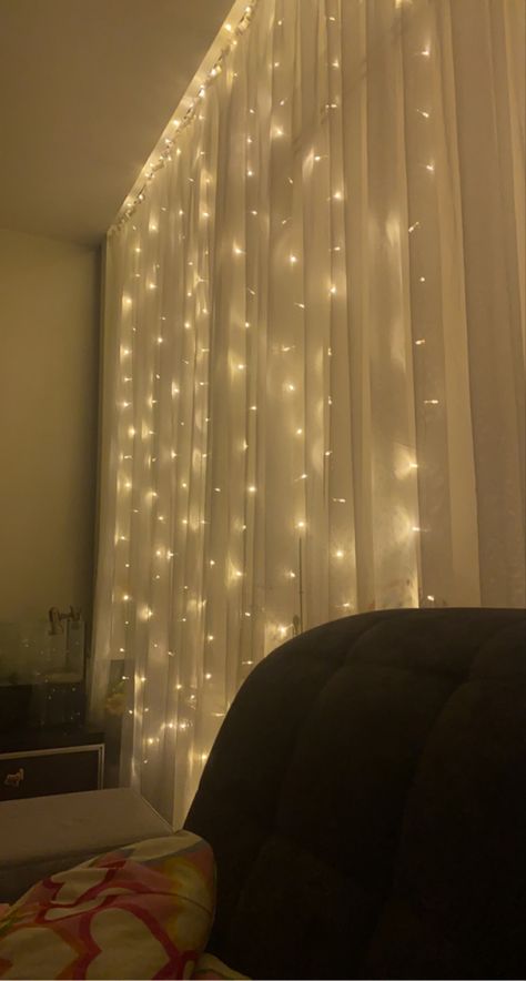 Fairy Lights With Curtains Bedroom, Fairy Lights In Curtains, White Curtains With Lights, Fairy Lights Bedroom Curtains, Light Up Curtains, Light Up Room Decor, Fairy Lights Around Room, Fairy Lights Curtain Bedroom, Fairy Lights Bedroom Window