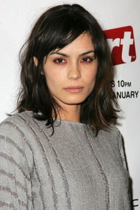 SHANNYN SOSSAMON Shannyn Sossamon, Short Dark Hair, Brown Eyed Girls, Hair Journey, Female Images, Grow Hair, Messy Hairstyles, Looks Vintage, Dark Hair