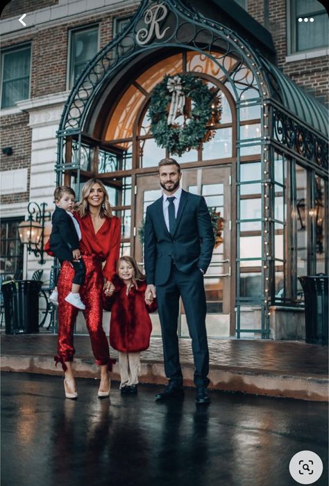 Holiday Photos Outfits, Family Christmas Pictures Outfits, Christmas Photos Outfits, Christmas Pictures Outfits, Christmas Family Photoshoot, Family Christmas Outfits, Cella Jane, Xmas Photos, Holiday Photoshoot