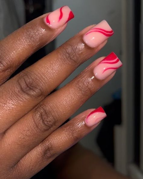 Kae ageh on Instagram Overlay Nails Designs Ideas, Pink And Red Nails Short, Red Short Nails Design, Short Acrylic Nails Red, Square Nails Red, Gel Overlay Nails, Luxe Nails, Overlay Nails, Acrylic Overlay