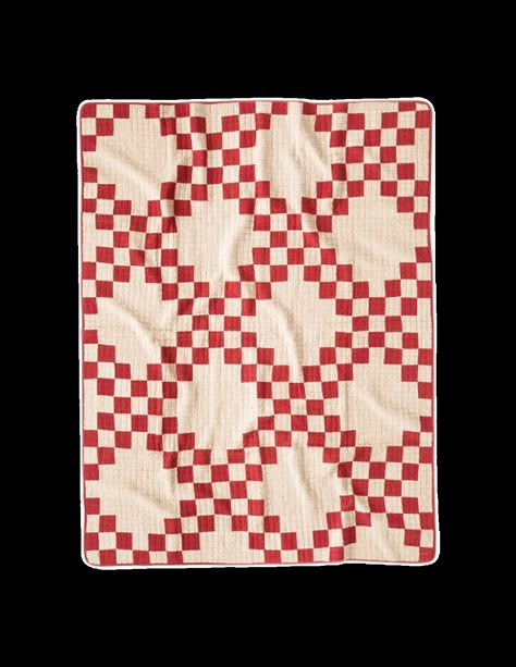 Red Squares Quilt Gingham Quilt, Squares Quilt, Neutral Quilt, Red And White Quilts, Japanese Quilts, American Quilt, Red Quilts, Organic Forms, Traditional Quilts