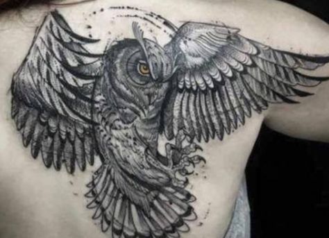 12+ Realistic Flying Owl Tattoo Designs and Ideas | PetPress Owl Upper Arm Tattoo, Back Owl Tattoo, Owl Flying Tattoo, Flying Owl Tattoo, Owl Tattoo Back, Owl Tattoo Meaning, Realistic Owl Tattoo, Tato Tradisional, Blade Tattoo