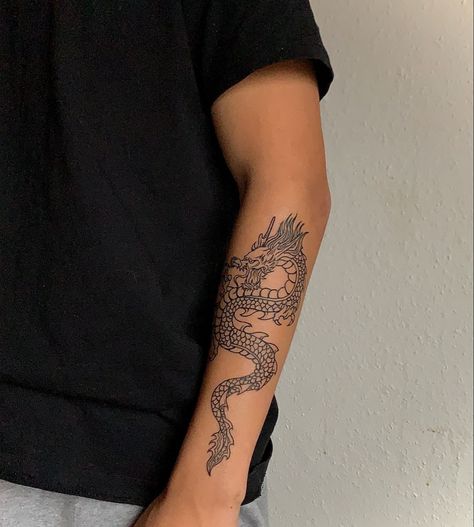 Dragon Tattoo Forearm, Chinese Dragon Tattoo, Dragon Tattoo Arm, Dragon Tattoos For Men, Around Arm Tattoo, Graphic Tattoo, Chinese Dragon Tattoos, Dragon Tattoo For Women, Dragon Tattoos