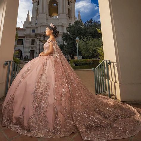 Pink Crystal Applique Quinceanera Big Ballgown Wedding Dress With Cape, Lace Up Corset, Sweetheart Neckline, And Sleeveless Design Vestido De 15 16 Anos From Alegant_lady, MXN $3,840.77 | DHgate.Com Open Back Ball Gown, Princess Sweet 16, Xv Dresses, Ball Gown Quinceanera Dresses, Princess Gowns, Detachable Cape, Pink Ball Gown, Cape Wedding Dress, Plus Size Prom