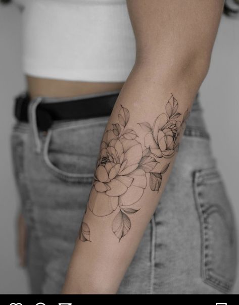 Vamp Tattoo, Tattoo Ideas Women, Dream Catcher Tattoo Design, Tattoo On Hand, Forarm Tattoos, Beautiful Flower Tattoos, Floral Tattoo Sleeve, Bff Tattoos, Peonies Tattoo