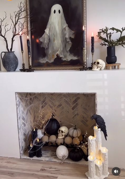 Fireplace Decor Halloween, Halloween Built Ins Decor, Built Ins Decor, Neutral Halloween, Decor Halloween, Fireplace Decor, Built Ins, Halloween Party, Halloween Decorations