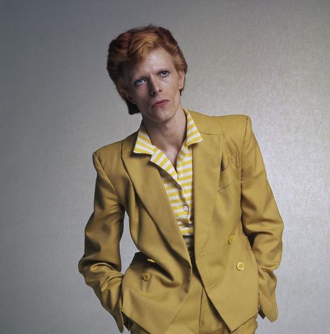 Twiggy Hair, Angela Bowie, Duncan Jones, Hipster Aesthetic, Terry O Neill, Best Guitar Players, Yellow Suit, Dyed Red Hair, Major Tom